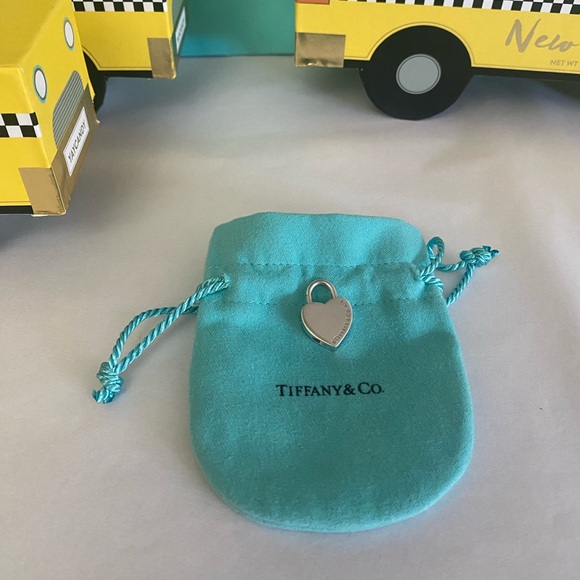 Tiffany & Co. BE MINE Heart Lock - Picture 2 of 7